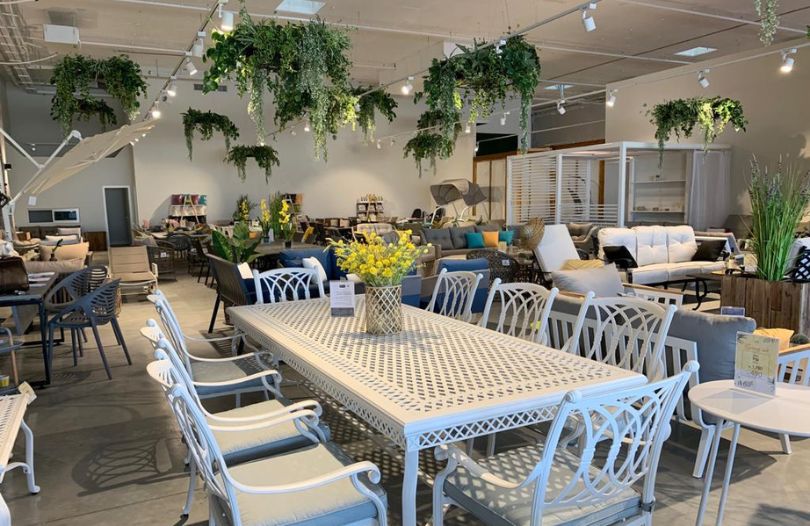 שבירו ריהוט גן - אולם תצוגה באר שבע