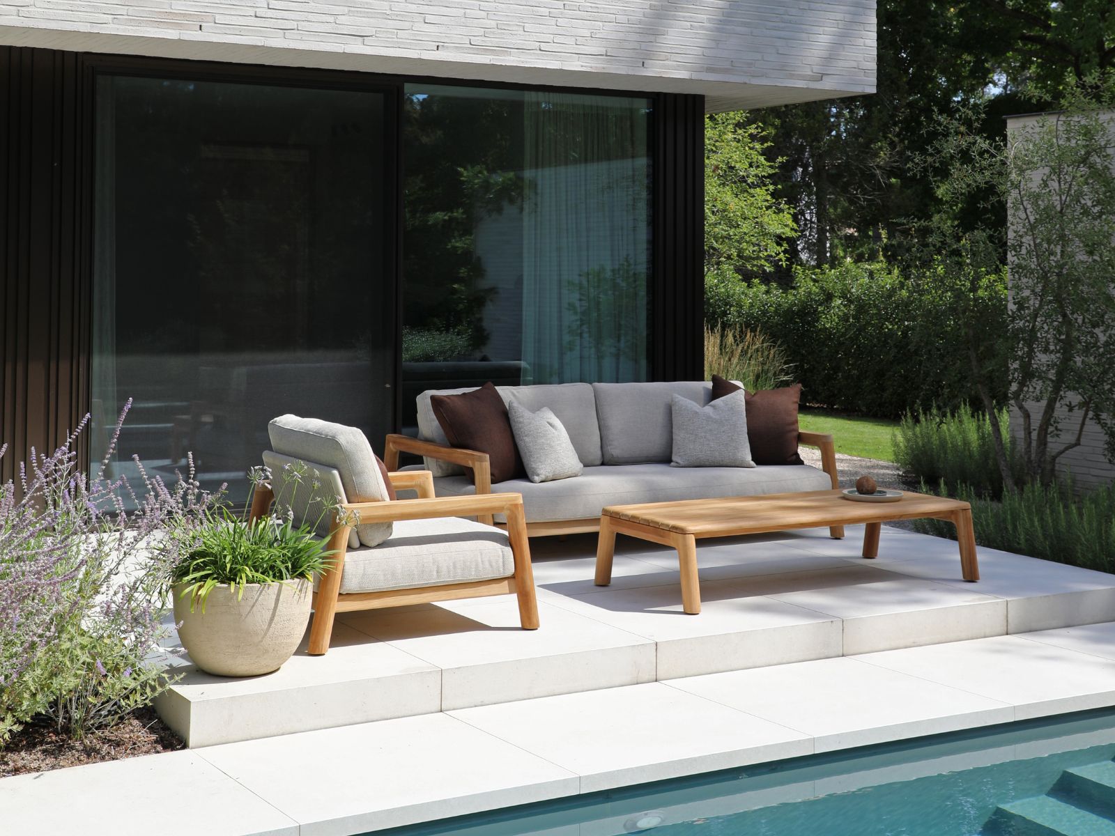 TOLO - מערכת ישיבה מעץ