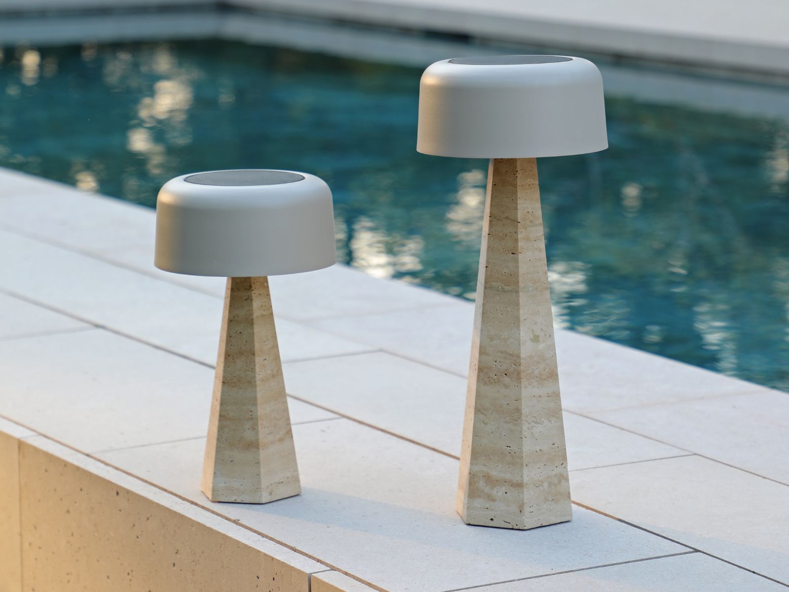 SPARK TRAVERTIN SMALL - מנורת צד סולארית