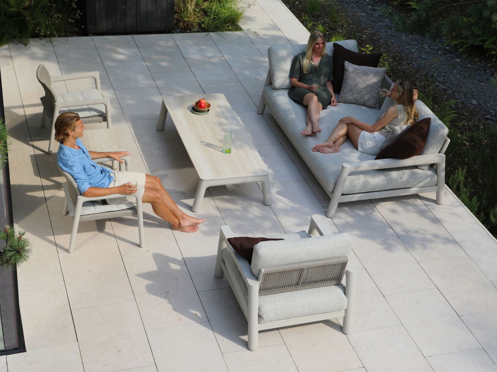 TOLO - מערכת ישיבה מאלומיניום